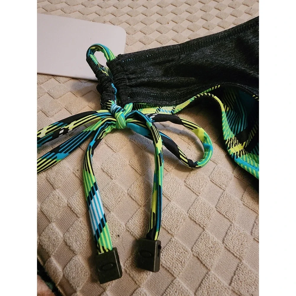 Bikini  Swimsuit Bottoms Reversible Women's By Oakley NWT Size XL